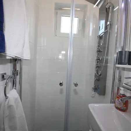 Blue Adria 4 - Hr-11068-01 By Interhome *